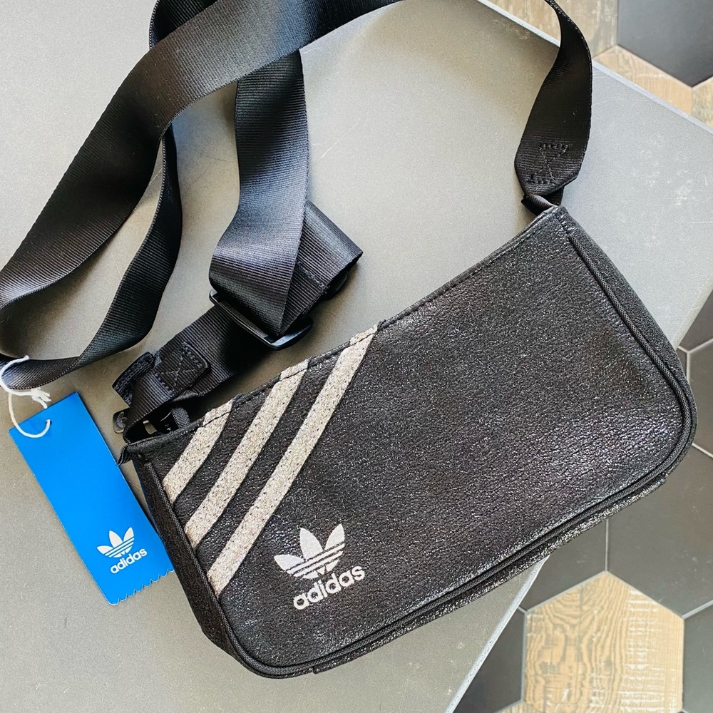 New ADIDAS ORIGINALS Mini Airliner Shoulder Bag In Black - Picture 2 of 8